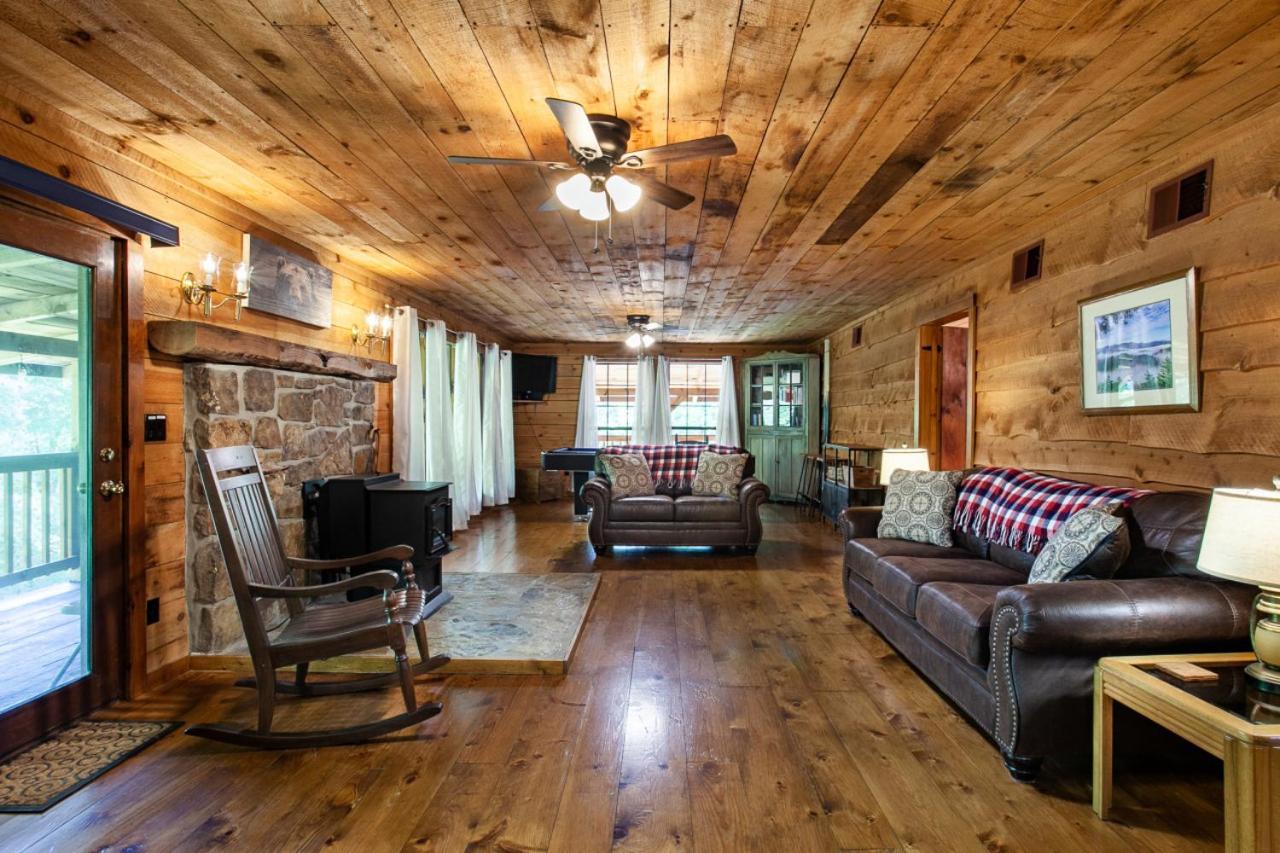 Forest Home Hot Tub Fire Pit Pool Table Pigeon Forge Exterior foto