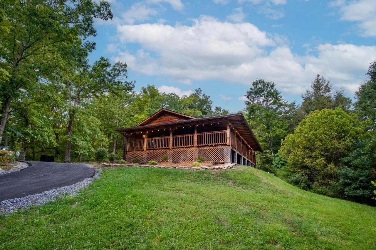 Forest Home Hot Tub Fire Pit Pool Table Pigeon Forge Exterior foto