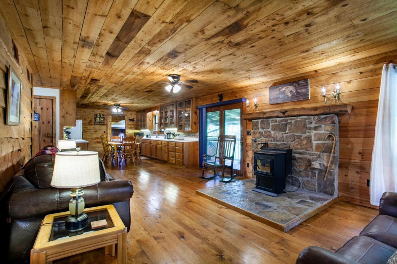 Forest Home Hot Tub Fire Pit Pool Table Pigeon Forge Exterior foto